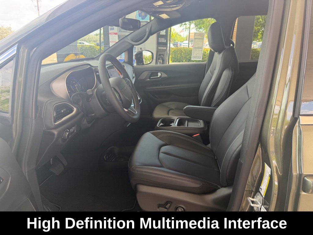 New 2027 Chrysler Pacifica Select w/ Family Tech Group FWD image 9
