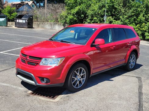 Used 2017 Dodge Journey GT w/ Driver Convenience Group FWD image 2