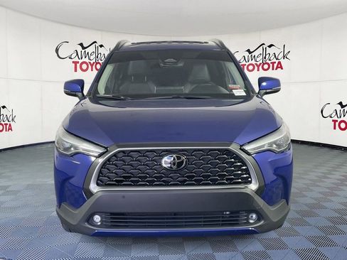 Used 2024 Toyota Corolla Cross XLE w/ Convenience Package FWD image 2