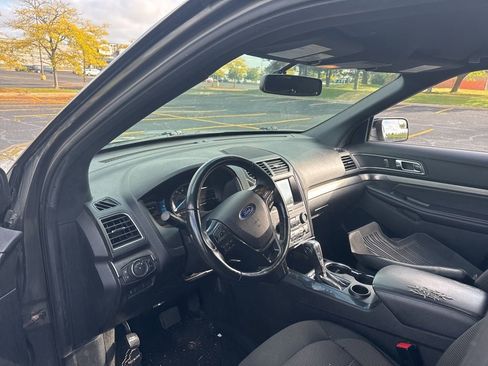 Used 2018 Ford Explorer XLT w/ Equipment Group 201A image 32