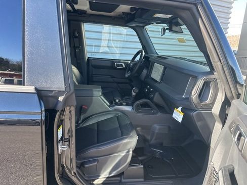 New 2025 Ford Bronco Badlands image 30