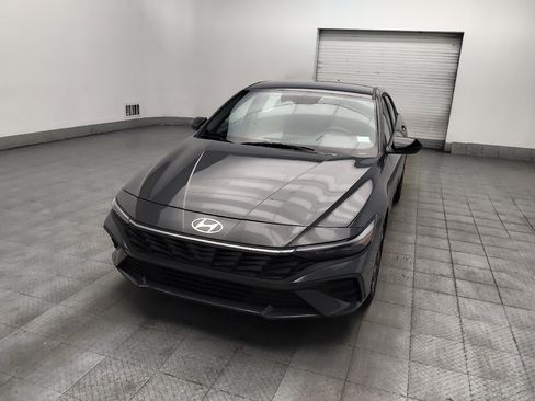 Used 2025 Hyundai Elantra Sport FWD image 15