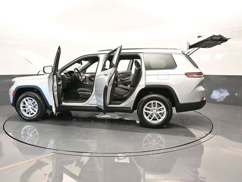 Used 2024 Jeep Grand Cherokee L Laredo image 63