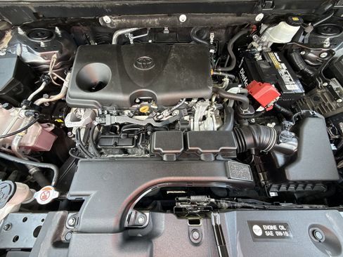 Certified 2021 Toyota RAV4 XLE FWD image 17