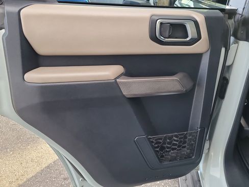 Used 2021 Ford Bronco Wildtrak image 8