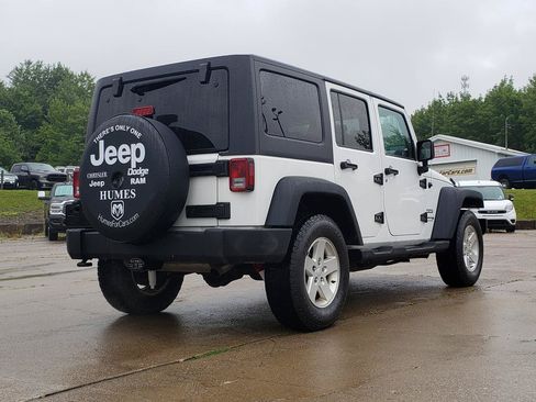 Used 2018 Jeep Wrangler Unlimited Sport S AWD/4WD image 3