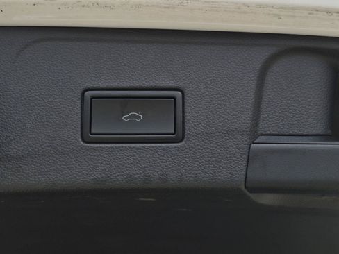 Used 2020 Volkswagen Atlas SEL FWD image 9