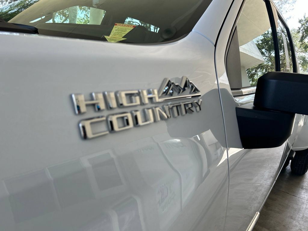 Used 2026 Chevrolet Silverado 3500 High Country w/ Technology Package AWD/4WD image 15