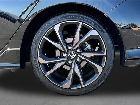 Used 2017 Honda Civic Sport image 8