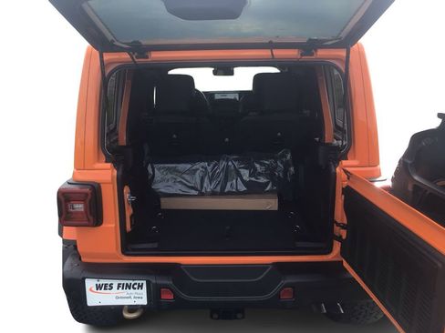 New 2025 Jeep Wrangler Unlimited Rubicon 392 image 12