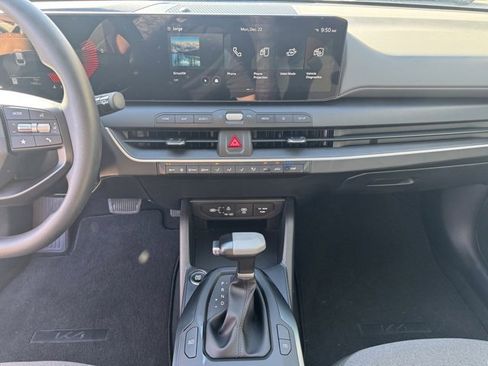 Certified 2025 Kia K4 LXS image 17