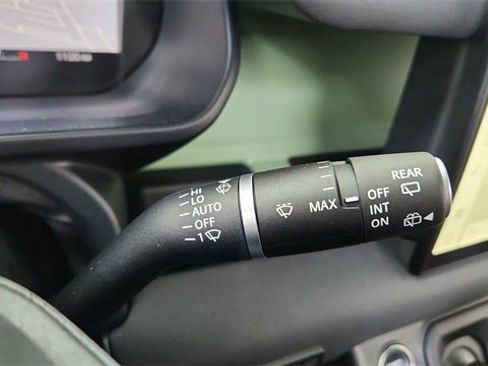 Used 2023 Land Rover Defender 110 75th Limited Edition image 38