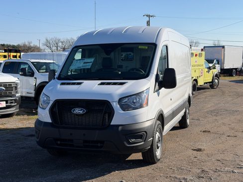 New 2026 Ford Transit 250 148 Medium Roof RWD image 3