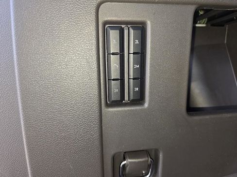 Used 2024 Lincoln Navigator Premiere image 32