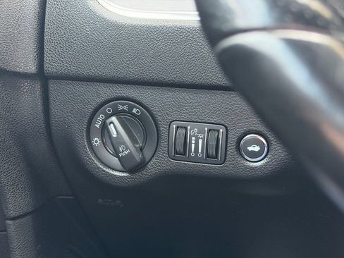 Used 2019 Dodge Charger Scat Pack RWD image 25