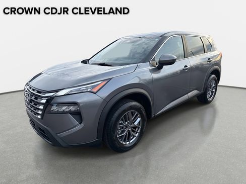 Used 2026 Nissan Rogue SV image 8