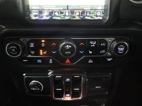 Used 2023 Jeep Wrangler Unlimited Sahara w/ Cold Weather Group AWD/4WD image 48