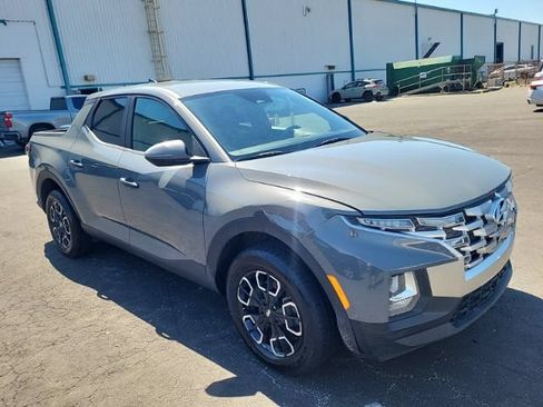 Used 2022 Hyundai Santa Cruz SEL FWD image 2