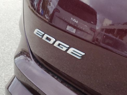 Used 2019 Ford Edge Titanium w/ Equipment Group 301A image 12