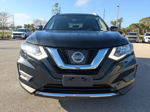 Used 2017 Nissan Rogue S w/ Appearance Package image 3