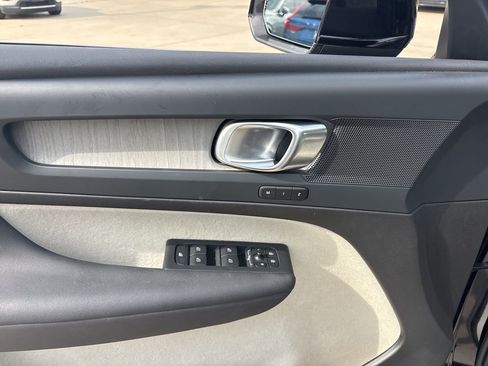 Used 2023 Volvo XC40 B5 Plus w/ Protection Package Premier image 16