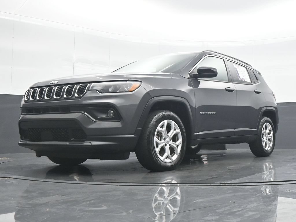 Used 2024 Jeep Compass Latitude AWD/4WD image 25