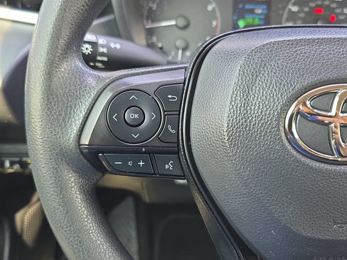 Used 2023 Toyota Corolla LE FWD image 16
