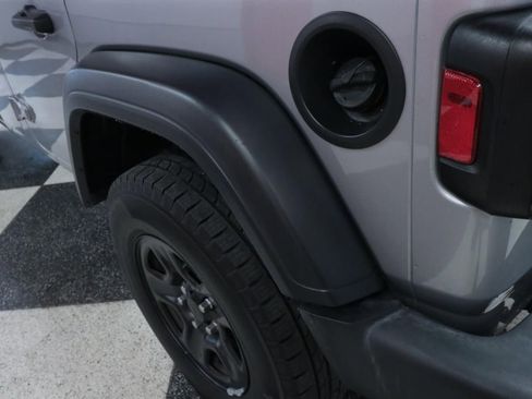 Used 2018 Jeep Wrangler Unlimited Sport AWD/4WD image 34