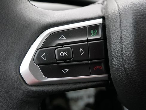 Used 2025 Jeep Compass Limited image 23