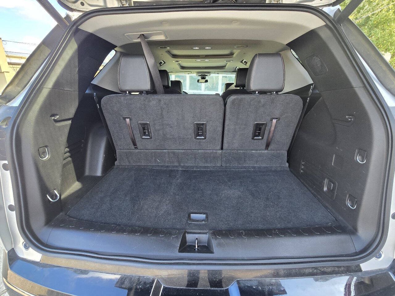 Used 2019 Chevrolet Traverse Premier w/ Redline Edition FWD image 16