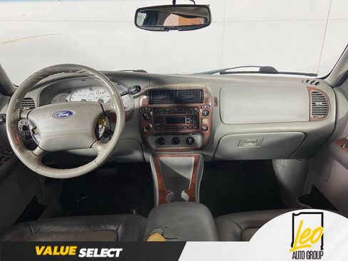 Used 2003 Ford Explorer Sport Trac XLS AWD/4WD image 18
