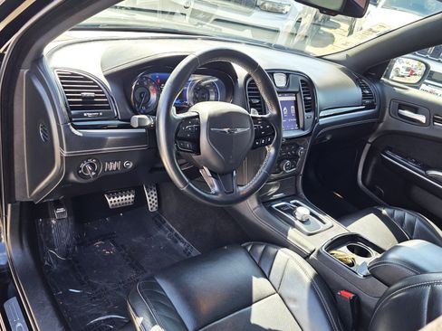 Used 2023 Chrysler 300 C RWD image 15