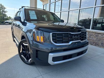 Used 2024 Kia Telluride S w/ S Sunroof Package