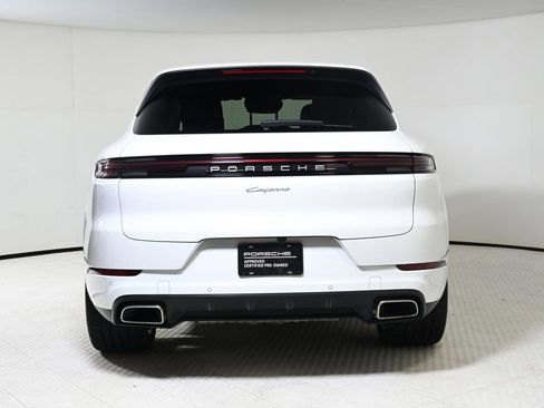Used 2024 Porsche Cayenne image 6