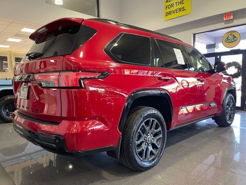 Used 2023 Toyota Sequoia Platinum image 4