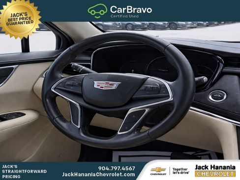 Used 2019 Cadillac XT5 FWD image 11