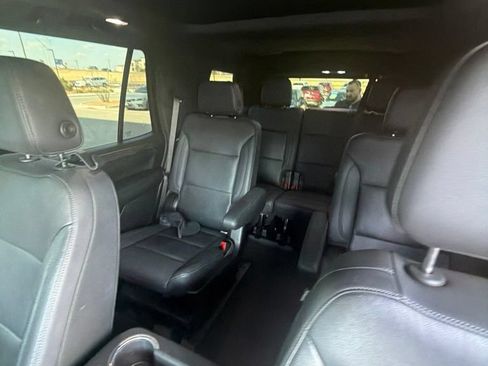 Used 2021 Chevrolet Tahoe Z71 w/ Z71 Signature Package AWD/4WD image 13