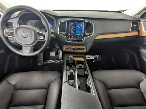 Used 2024 Volvo XC90 T8 Plus w/ Protection Package Premier AWD/4WD image 11
