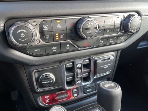 New 2026 Jeep Wrangler Unlimited Rubicon 392 w/ Quick Order Package 27X Moab AWD/4WD image 37