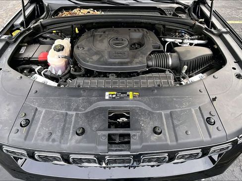 Used 2023 Jeep Grand Cherokee Overland w/ MOPAR Finishing Package image 5