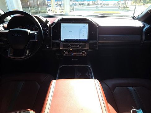 Certified 2022 Ford F450 Platinum w/ FX4 Off-Road Package image 12