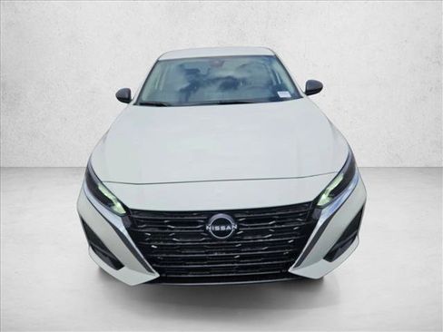 Used 2025 Nissan Altima 2.5 S FWD image 6