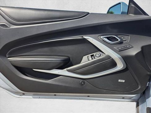Used 2017 Chevrolet Camaro LT RWD image 10