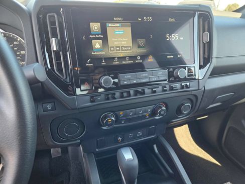 Used 2026 Nissan Frontier SV w/ Tow Package RWD image 26