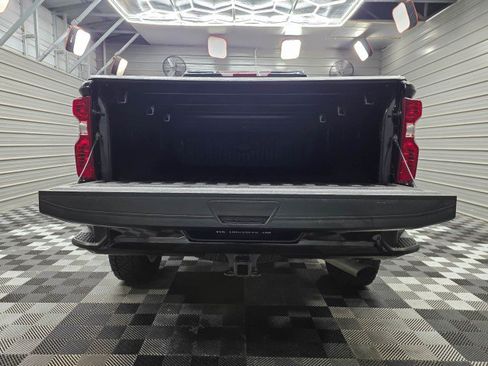 Used 2022 Chevrolet Silverado 2500 Custom w/ Custom Convenience Package AWD/4WD image 11