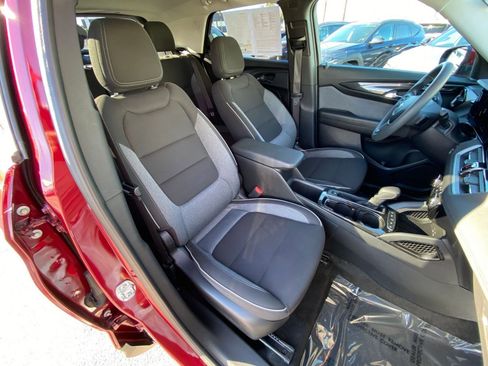 Used 2025 Chevrolet TrailBlazer LT image 36