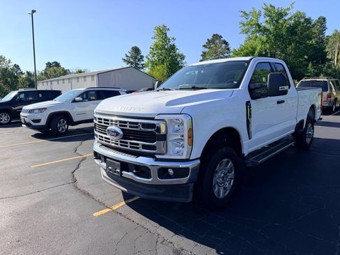 Used 2024 Ford F250 XLT AWD/4WD image 5