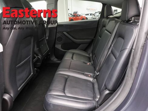 Used 2021 Tesla Model Y Long Range AWD/4WD image 16