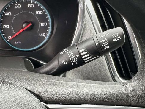 Used 2018 Chevrolet Equinox LT image 12