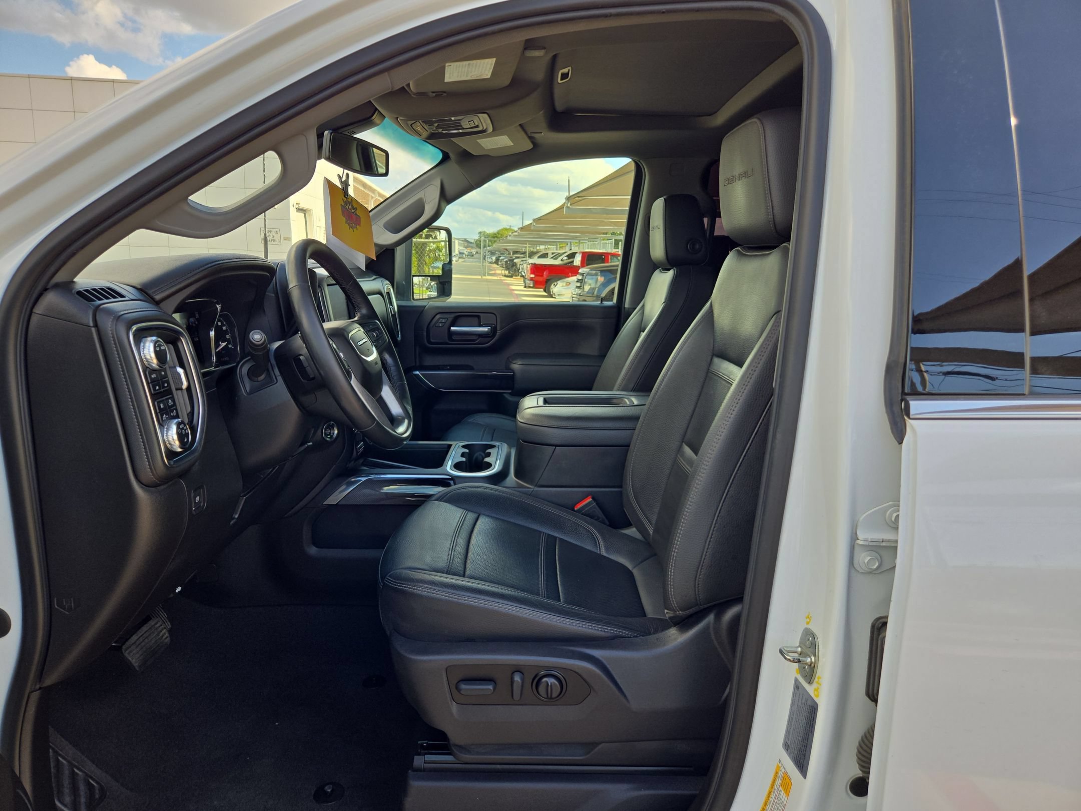 Used 2022 GMC Sierra 2500 Denali AWD/4WD image 9